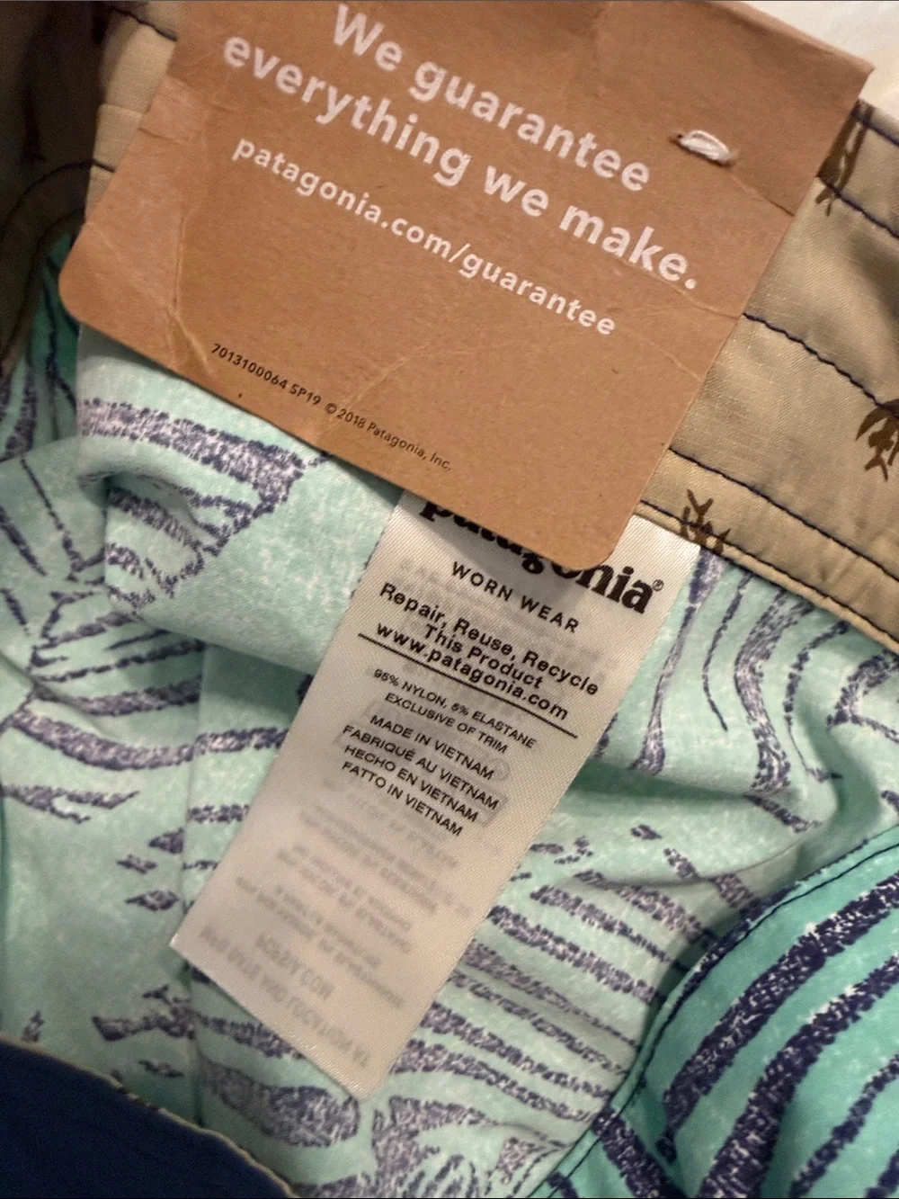 Patagonia Men’s Teal Leaf-Print Swim Shorts with Navy Waistband size 33